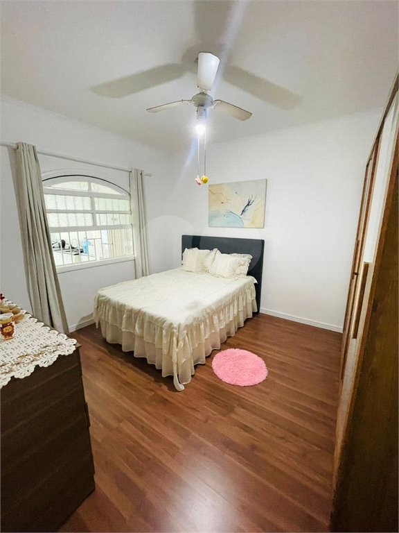 Casa à venda com 4 quartos, sendo 1 suíte,  em Jardim Stella, Santo André, SP