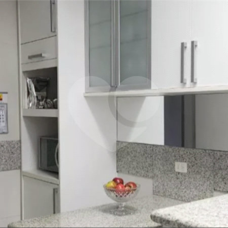 Casa à venda com 4 quartos, sendo 3 suítes,  no condomínio Vila das Flores, São Paulo - SP