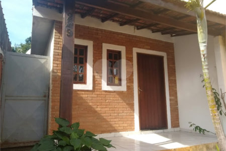 Casa Térrea à venda com 2 quartos no Centro, Bom Jesus dos Perdões, SP