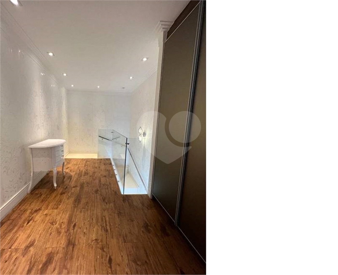 Apartamento à venda com 4 quartos, sendo 3 suítes,  em Vila Oliveira, Mogi das Cruzes, SP
