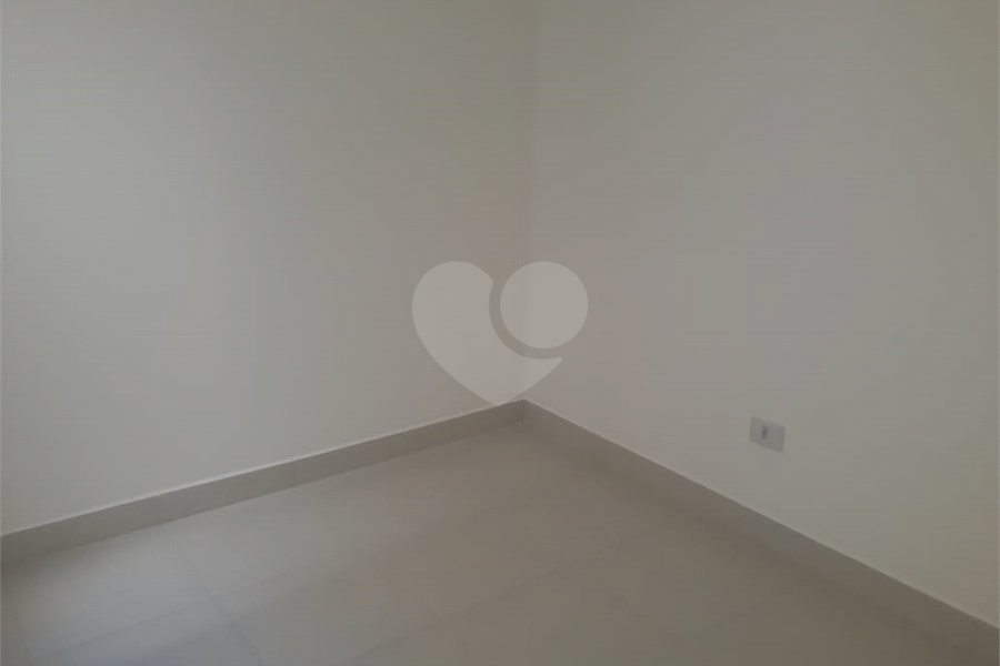 Casa à venda ou para alugar com 3 quartos, sendo 1 suíte, no condomínio martinha, São Paulo - SP