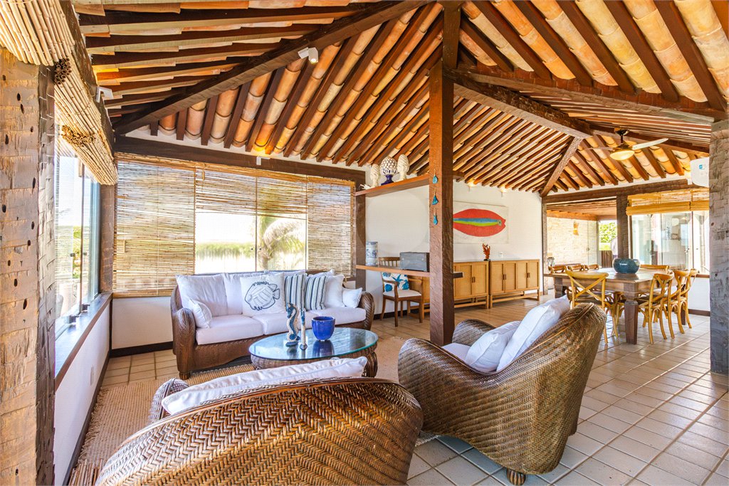 Casa em condomínio à venda com 6 quartos, sendo 5 suítes,  em Praia Rasa, Armação dos Búzios, RJ