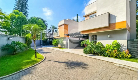 Casa à venda com 3 suítes no condomínio Th Harmonia, São Paulo - SP
