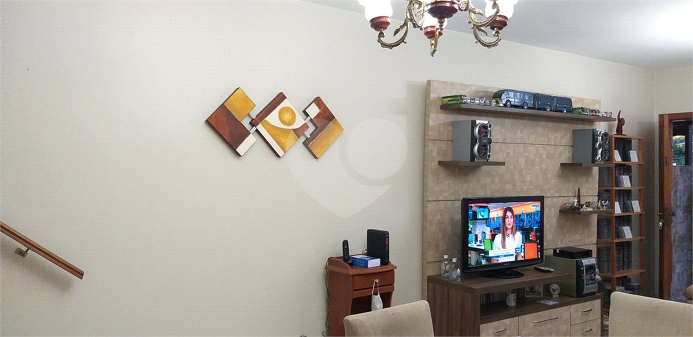 Sobrado à venda com 3 quartos em Vila Irmãos Arnoni, São Paulo, SP