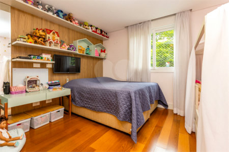 Casa à venda com 4 suítes no condomínio Roma, São Paulo - SP