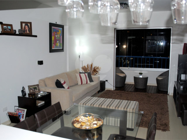 Apartamento à venda com 2 quartos, sendo 1 suíte,  em Campo Belo, São Paulo, SP