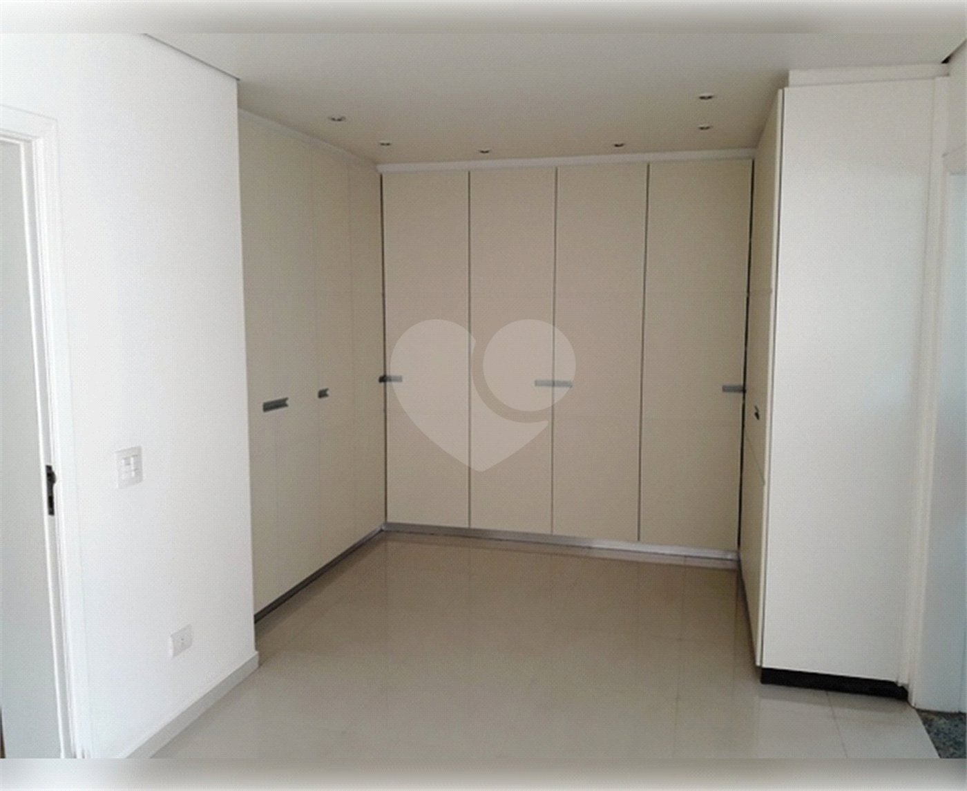 Casa à venda com 4 quartos, sendo 3 suítes, em Santana, São Paulo, SP