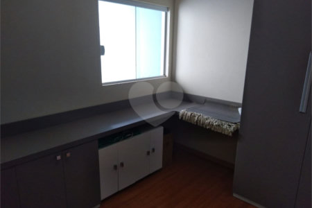 Sobrado à venda com 2 quartos em Reneville, Mairinque, SP