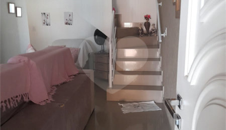 Sobrado à venda com 3 quartos, sendo 1 suíte,  em Vila Romero, São Paulo, SP