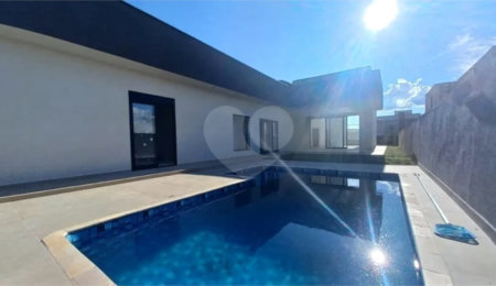 Casa à venda com 4 quartos, sendo 3 suítes, no condomínio Samballa 3, Atibaia - SP