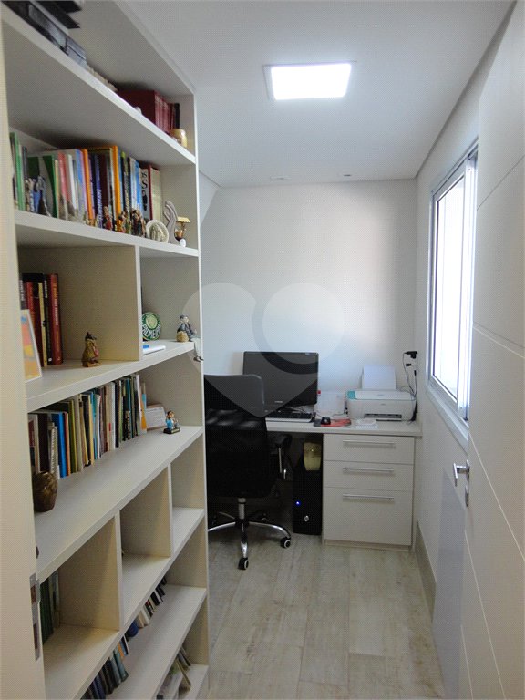 Casa à venda com 3 quartos, sendo 2 suítes, no condomínio Águas da Serra, Valinhos - SP