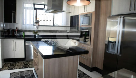 Casa à venda com 3 quartos, sendo 1 suíte,  em Vila Gustavo, São Paulo, SP
