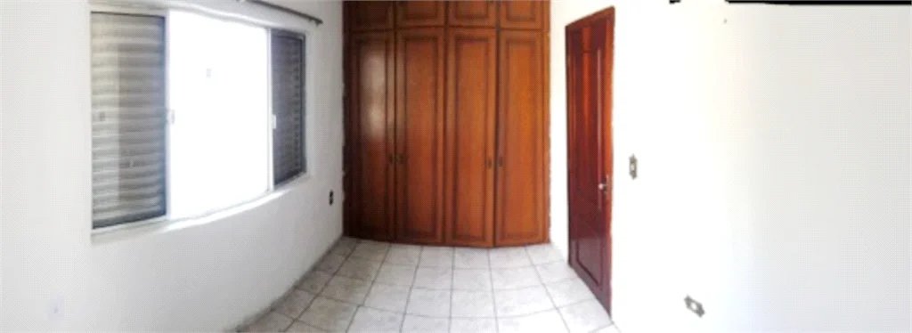 Sobrado à venda com 3 quartos em Parque Independência, São Paulo, SP