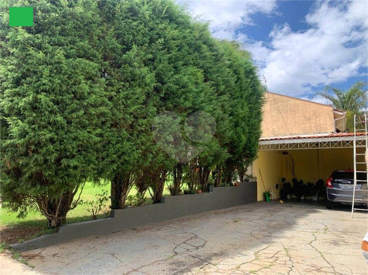 Casa à venda com 3 quartos no condomínio Recanto Florido, Vinhedo - SP