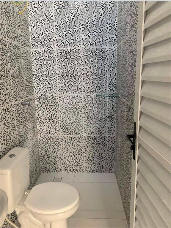 Casa à venda com 2 quartos, sendo 1 suíte, no condomínio Sem Nome, Suzano - SP