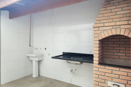 Sobrado à venda com 3 quartos, sendo 1 suíte,  em Vila Nivi, São Paulo, SP