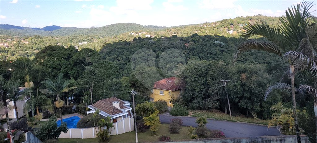 Casa à venda com 5 quartos, sendo 2 suítes, no condomínio Alpes da Cantareira, Mairiporã - SP