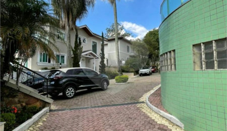 Casa à venda com 3 suítes no condomínio Quinta de Santo Antônio, São Paulo - SP