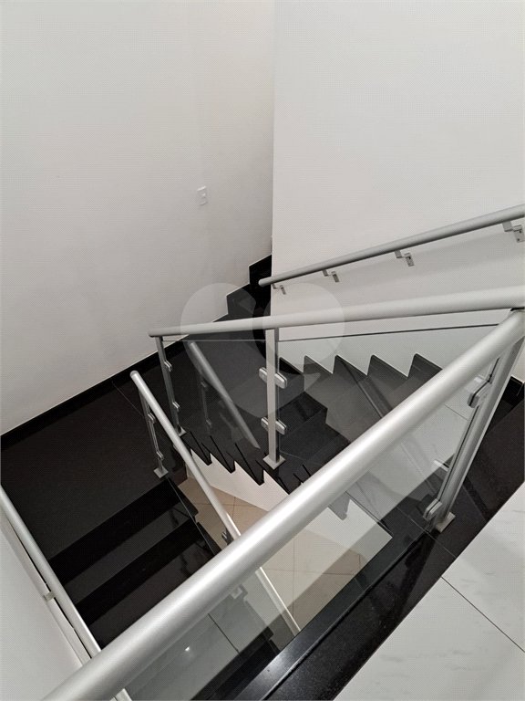 Sobrado à venda com 4 quartos, sendo 2 suítes, em Jaraguá, São Paulo, SP