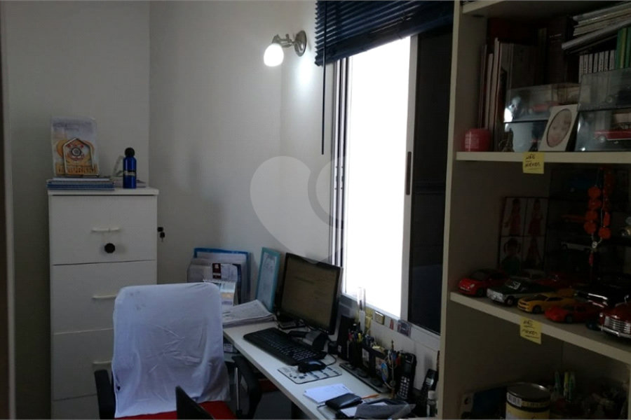 Casa à venda com 3 quartos, sendo 1 suíte, no condomínio Residencial Água Fria, São Paulo - SP
