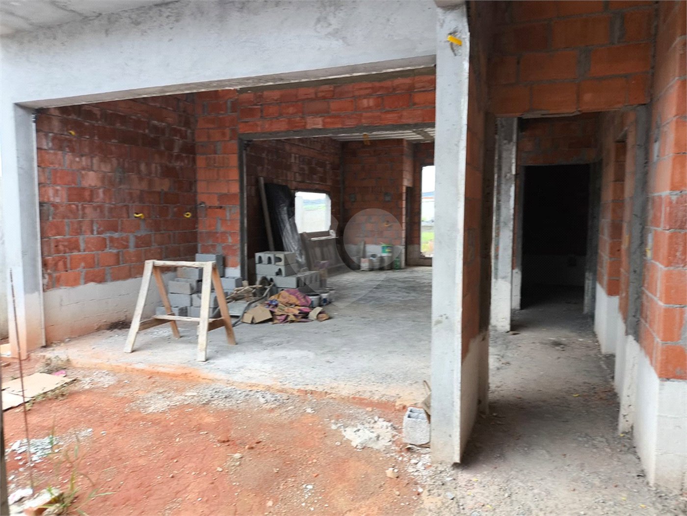 Casa à venda com 3 quartos, sendo 1 suíte, no condomínio Loteamento Parque Residencial Serras de Atibaia Ii, Atibaia - SP