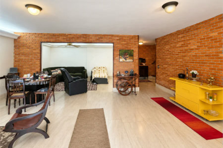 Sobrado com cinco quartos sendo 3 suites 4 vagas| R$ 3.300.000 no Alto da Boa Vista - São Paulo