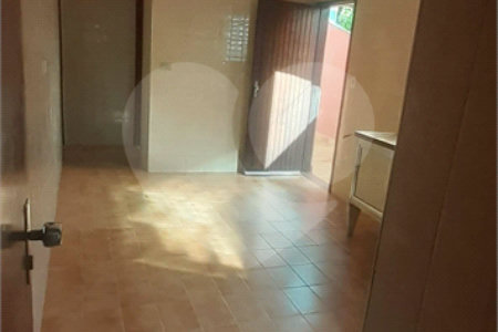 Casa à venda com 3 quartos, sendo 1 suíte, em Vila Gustavo, São Paulo, SP