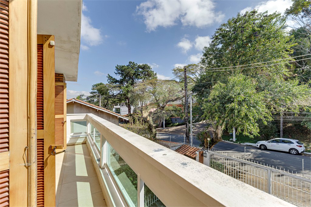 Casa à venda com 3 quartos, sendo 1 suíte, em Alto da Boa Vista, São Paulo, SP