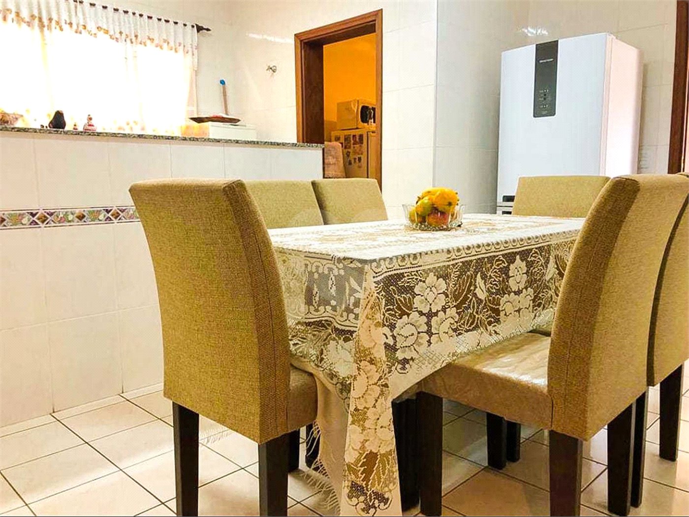 Casa à venda com 3 quartos, sendo 1 suíte,  no condomínio Vivenda das Vinhas, Vinhedo - SP