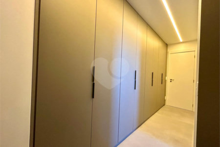 Apartamento à venda com 3 suítes em Santo Amaro, São Paulo, SP
