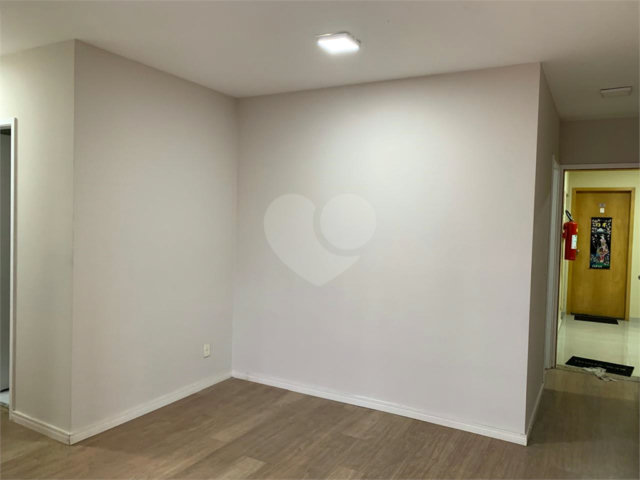 Apartamento à venda com 3 quartos, sendo 1 suíte,  em Jardim Marajoara, São Paulo, SP