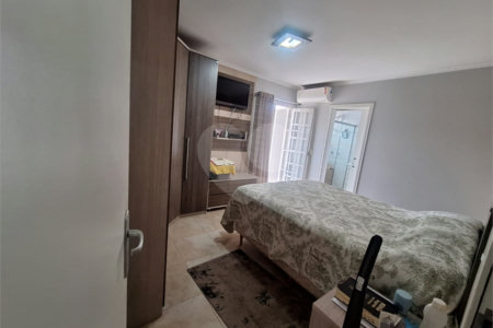 Casa à venda com 3 quartos, sendo 1 suíte, em Vila de Vecchi, Jundiaí, SP
