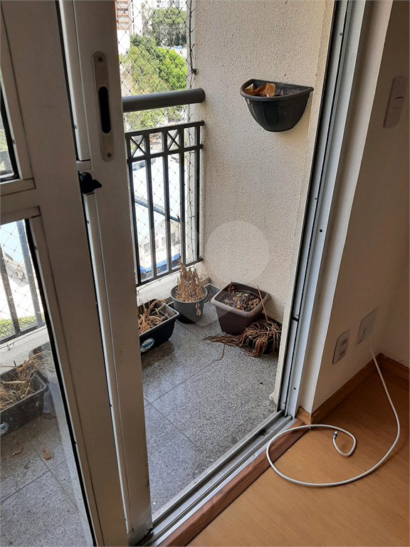 Apartamento à venda ou para alugar com 3 quartos, sendo 1 suíte,  em Vila Suzana, São Paulo, SP
