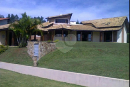 Casa à venda com 2 quartos, sendo 1 suíte, no condomínio Novo Horizonte, Piracaia - SP
