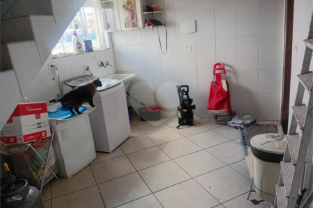 Sobrado à venda com 4 quartos, sendo 1 suíte,  em Parque Santa Laura, Ferraz de Vasconcelos, SP