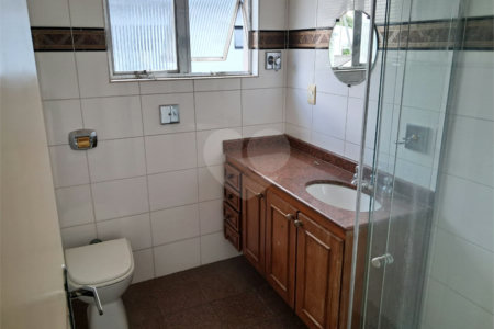 Sobrado para alugar com 4 quartos, sendo 2 suítes, em Interlagos, São Paulo, SP