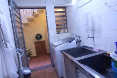 Sobrado à venda com 3 quartos, sendo 1 suíte, em Chora Menino, São Paulo, SP