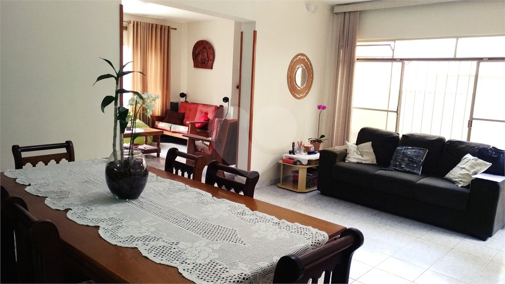 Casa à venda com 4 quartos, sendo 2 suítes,  em Vila Romero, São Paulo, SP