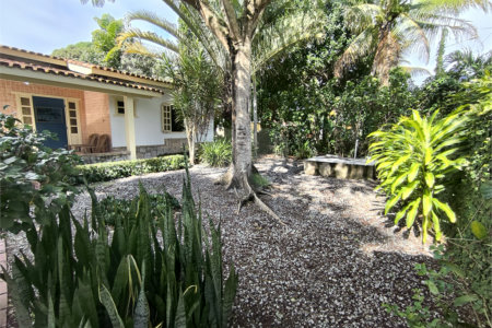 Casa à venda com 4 quartos, sendo 2 suítes, no Centro, Santa Cruz Cabrália, BA