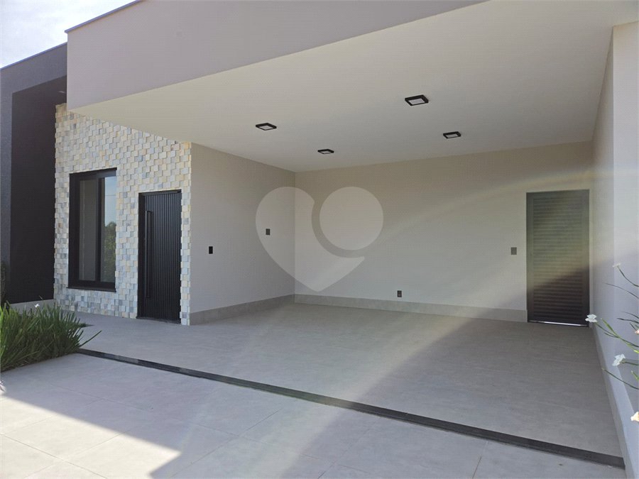 Casa à venda com 3 quartos, sendo 1 suíte, no condomínio Cerejeiras, Araçoiaba da Serra - SP