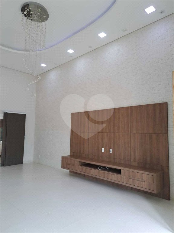 Casa à venda com 3 quartos, sendo 1 suíte, no condomínio Terra Nobre, Indaiatuba - SP