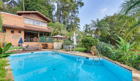 Casa à venda com 4 quartos, sendo 2 suítes,  em Jardim Cordeiro, São Paulo, SP