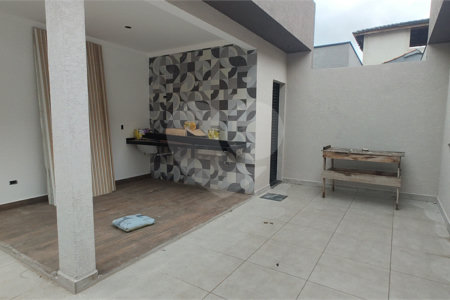 Casa Térrea à venda com 3 quartos, sendo 1 suíte,  em Nova Cerejeira, Atibaia, SP