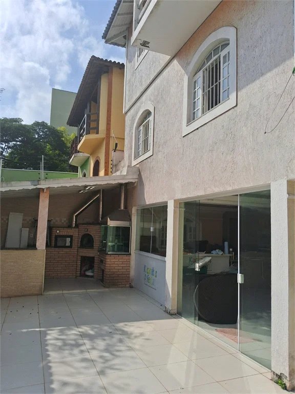 Casa à venda com 4 quartos, sendo 2 suítes, em Vila Indiana, São Paulo, SP