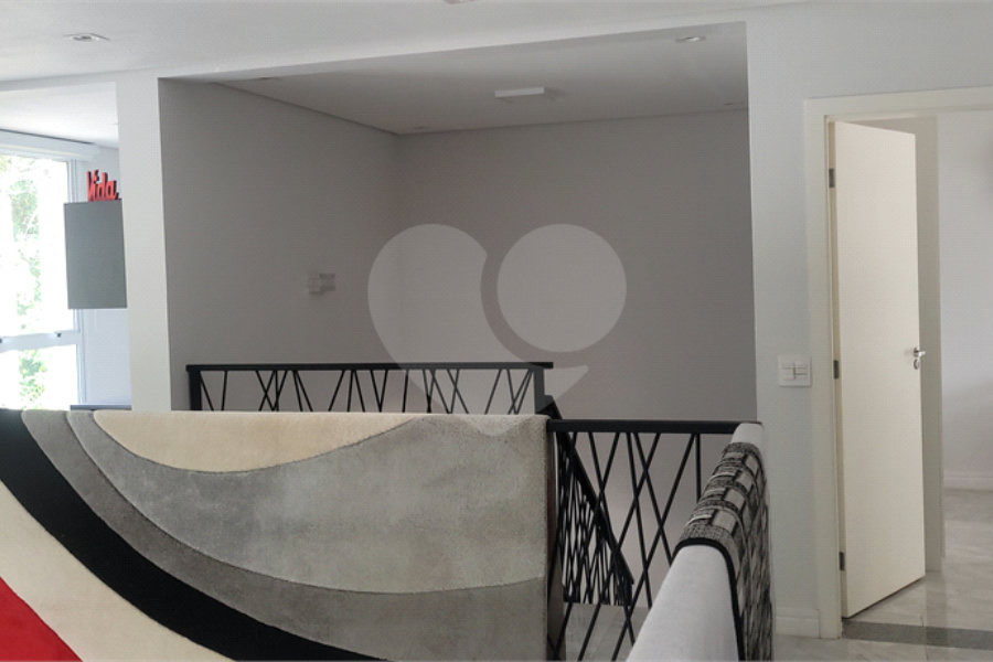 Casa à venda ou para alugar com 3 suítes no condomínio Sausalito, Mairiporã - SP