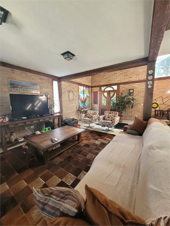 Casa à venda com 3 quartos, sendo 1 suíte,  no condomínio Residencial Bosque da Serra, Mairiporã - SP