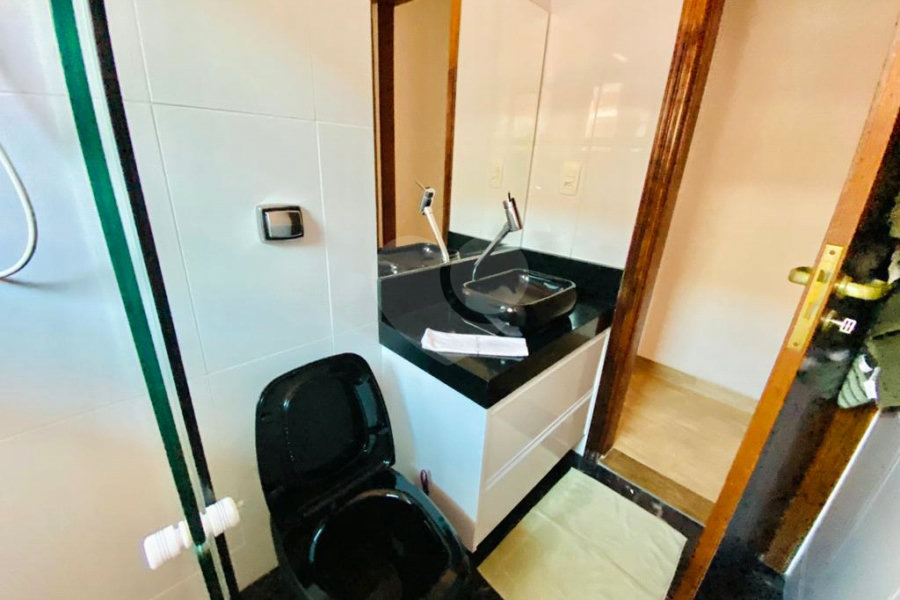 Sobrado à venda com 3 quartos, sendo 1 suíte, em Tremembé, São Paulo, SP