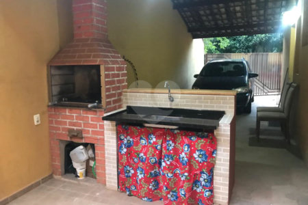 Casa à venda com 4 quartos, sendo 1 suíte, em Loteamento Shangrilá, Valinhos, SP