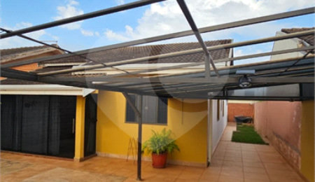 Casa à venda com 3 quartos, sendo 1 suíte,  em Vila Ferroviária III, Ponta Porã, MS