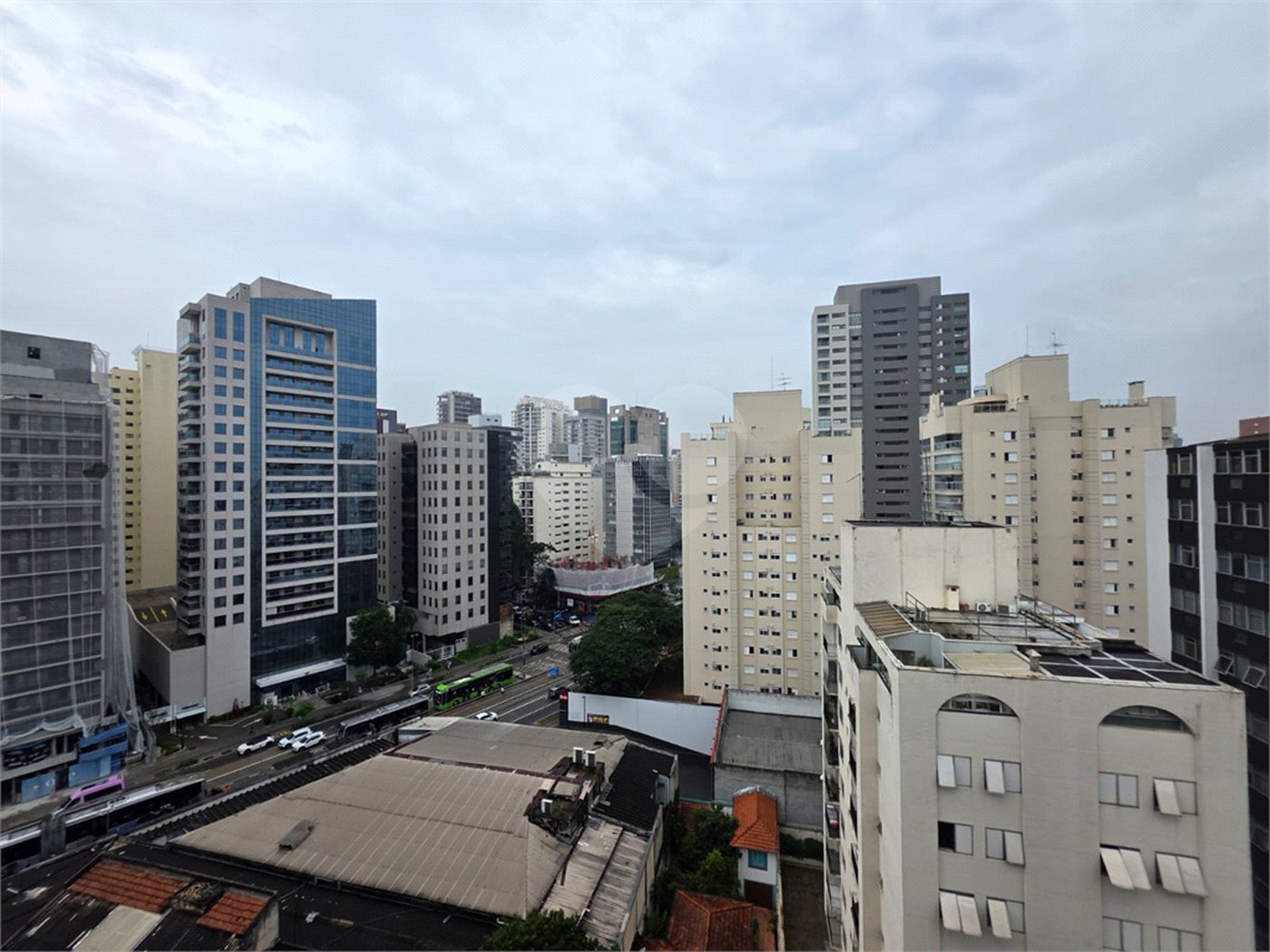 Apartamento à venda com 2 quartos, sendo 1 suíte, em Vila Olímpia, São Paulo, SP
